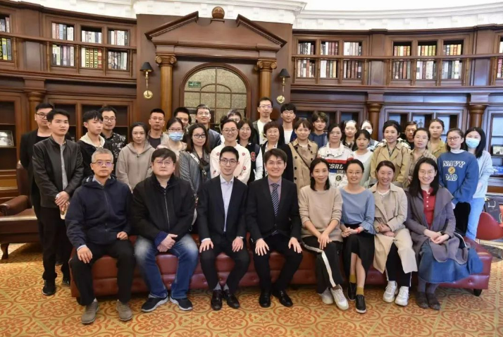 1 北京大学口腔正畸学博士陈启兴担任eBrace舌侧矫治技术总监